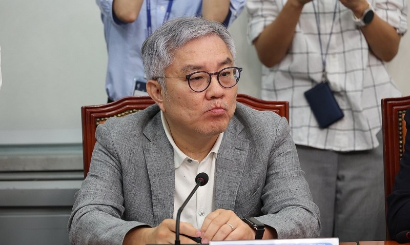 최강욱 교육연수원장(사진=연합뉴스)