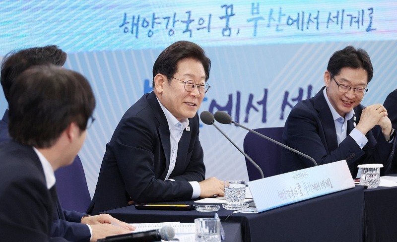 7월 부산서 열린 타운홀미팅에서 이재명 대통령이 발언하고 있다.(사진=연합뉴스)