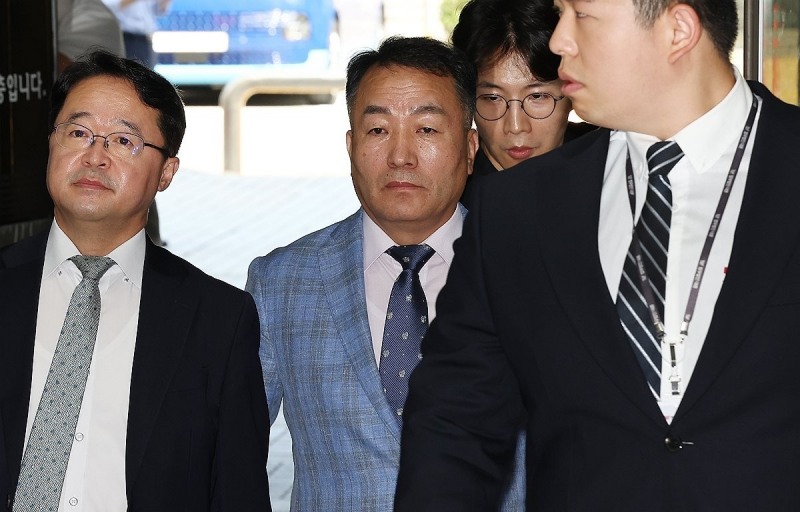 구속 전 피의자 심문 향하는 김계환 전 해병대사령관(사진=연합뉴스)