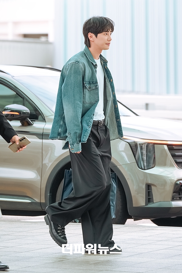 이준영, 인천국제공항 출국