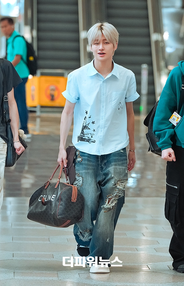 투어스 지훈, 김포국제공항 출국