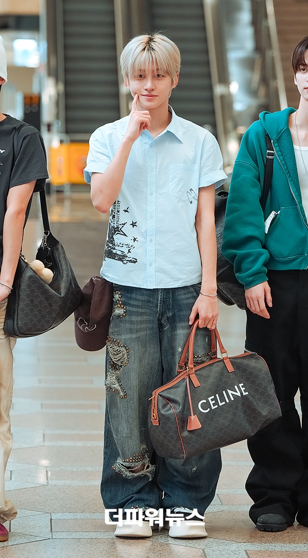 투어스 지훈, 김포국제공항 출국