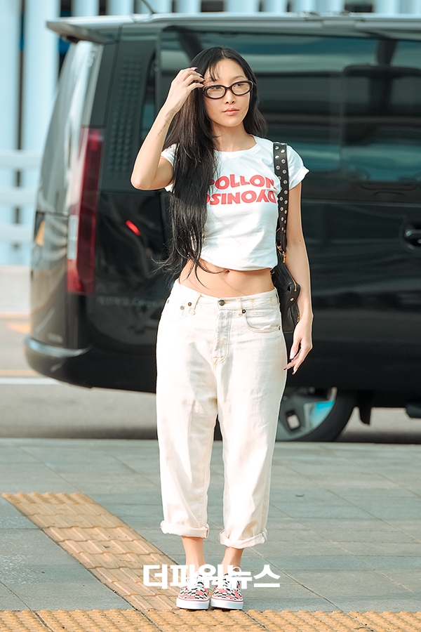 화사, 김포국제공항 출국