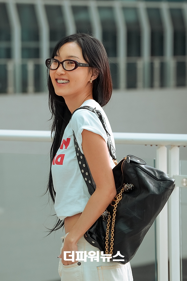 화사, 김포국제공항 출국