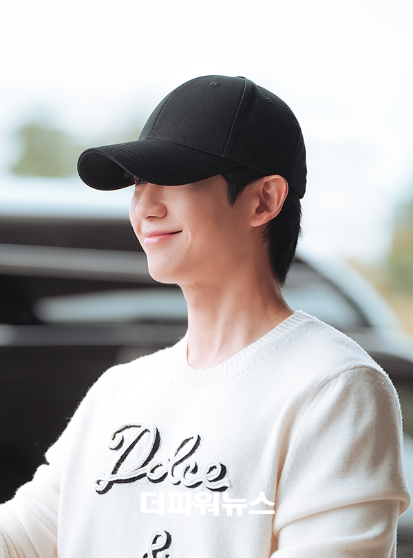 정해인, 김포국제공항 출국