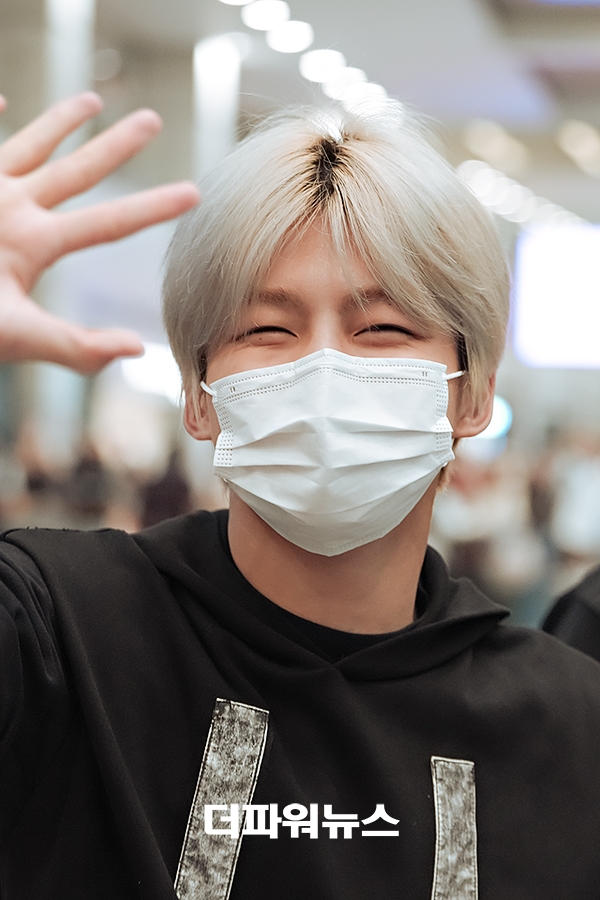 투어스 지훈, 인천국제공항 입국