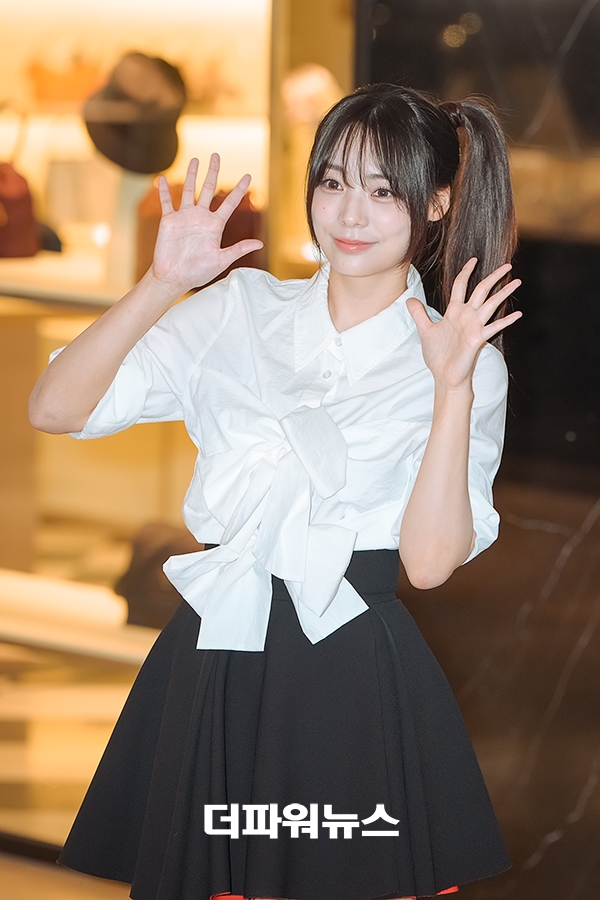 QWER 시연, 포토월 행사