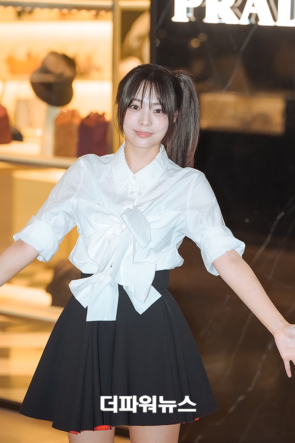 QWER 시연, 포토월 행사