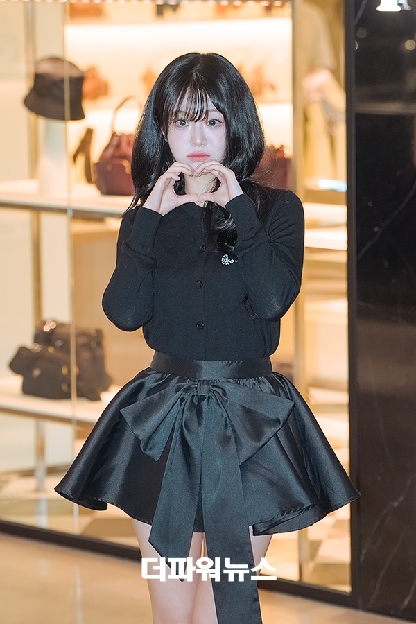 QWER 쵸단, 포토월 행사