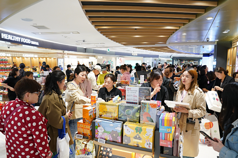 중국 크루즈 단체, 롯데면세점 명동본점 입점한다