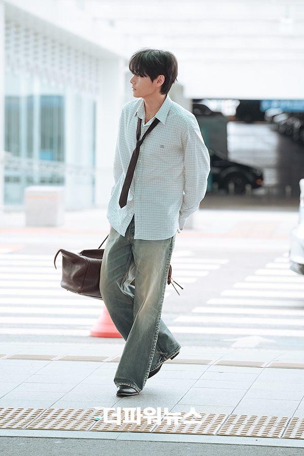 방탄소년단 뷔, 인천국제공항 출국