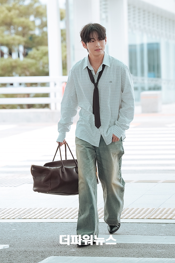 방탄소년단 뷔, 인천국제공항 출국