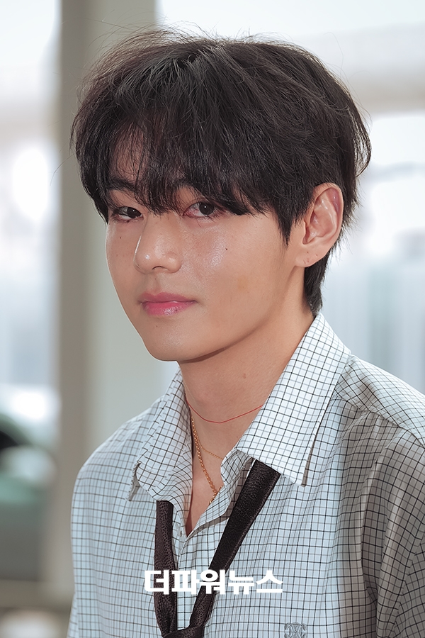 방탄소년단 뷔, 인천국제공항 출국