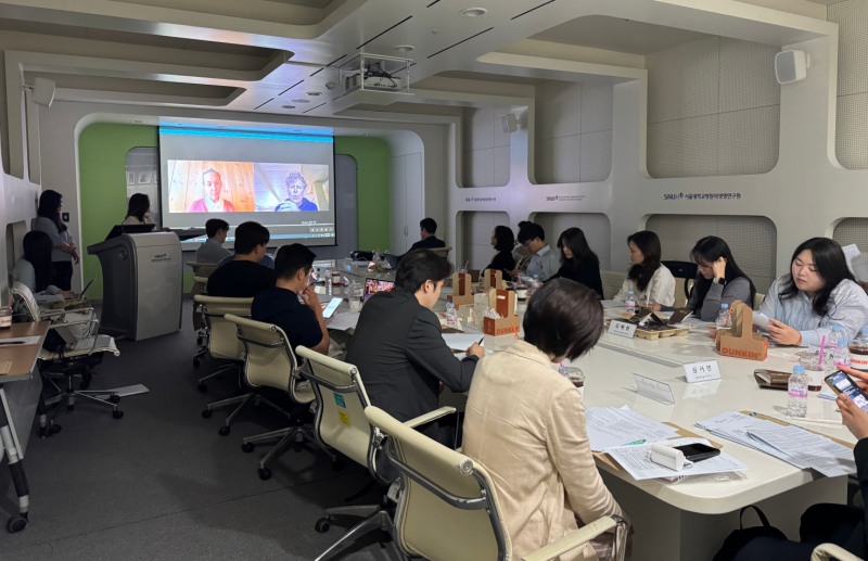 사진=한국형 SDM을 정교화하기 위한 각 병원의 연구원들의 세미나 진행 모습