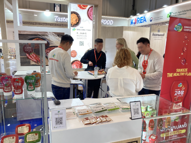 아누가2025 식품박람회 참가 부스 현장 이미지.(사진=신송식품)