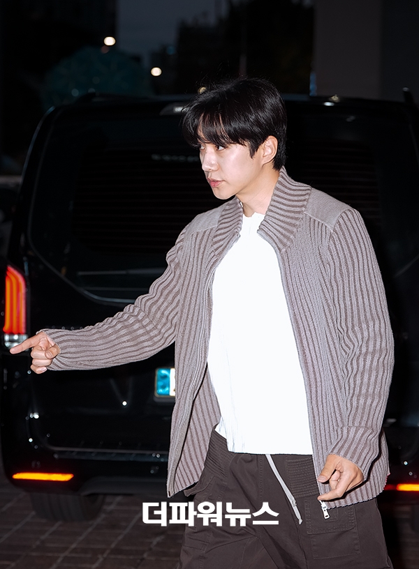이준호, 드라마 '태풍상사' 촬영 종료 쫑파티