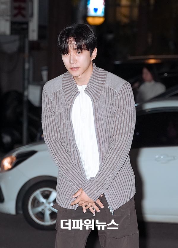 이준호, 드라마 '태풍상사' 촬영 종료 쫑파티