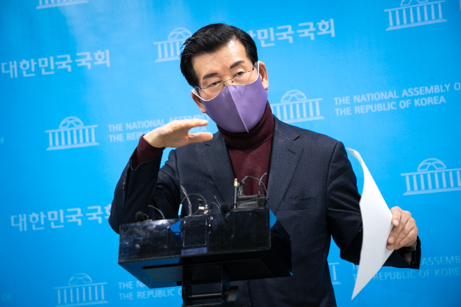 이재명 후보 욕설 파일 관련 추가 기자회견하는 장영하 변호사(사진=연합뉴스)