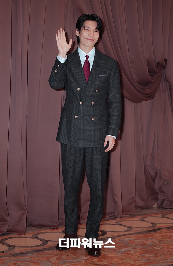 위하준, 포토월 행사