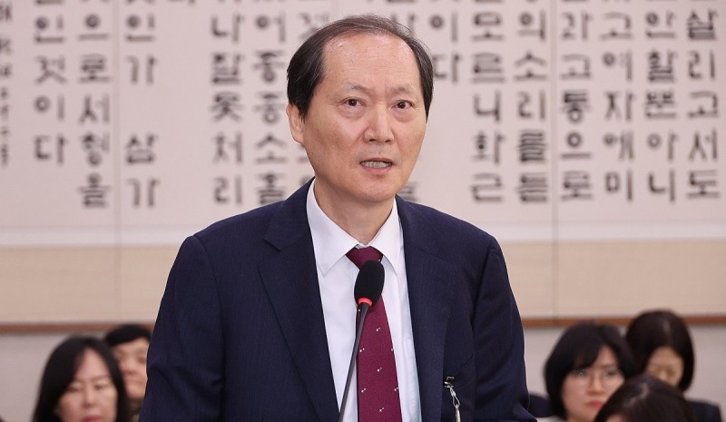 증인선서 거부한 이완규 전 법제처장(사진=연합뉴스)