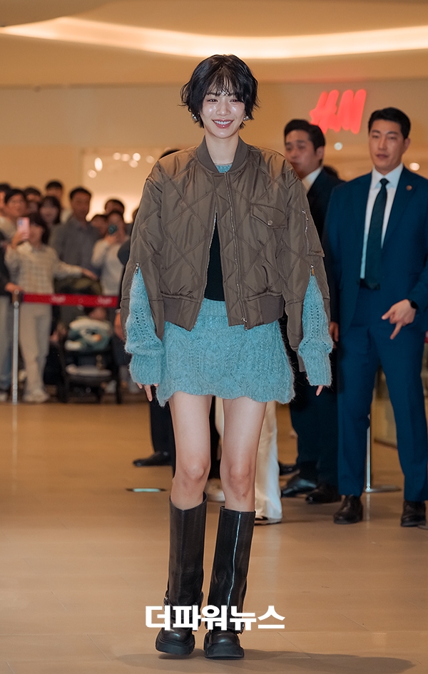 나나, 팬사인회 현장