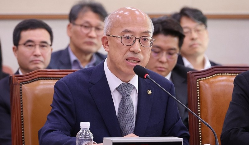 답변하는 조원철 법제처장(사진=연합뉴스)