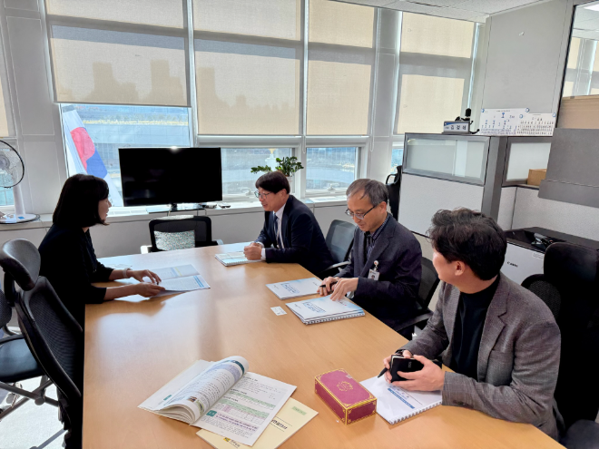 ▲28일 김희옥 김제 부시장이 기획재정부 간부 공무원들을 잇따라 만나 김제시 중점 사업의 필요성을 설득하며, 예산안 추가 반영을 위한 관심과 지원을 요청했다.(사진=김제시)