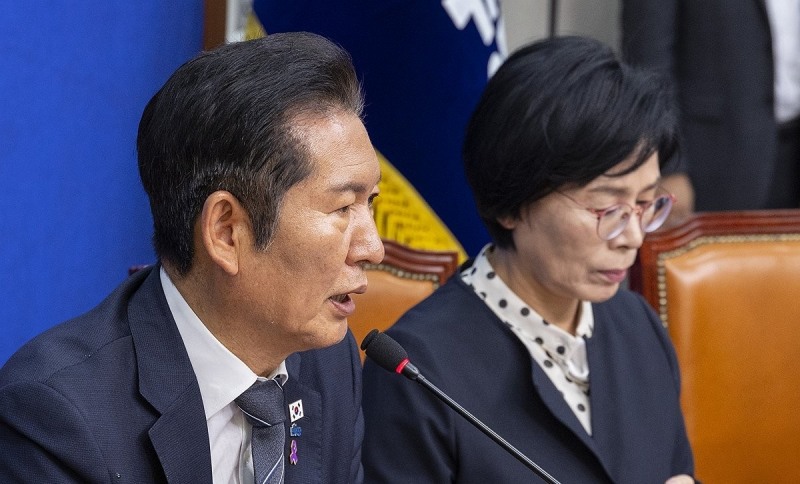 민주당 언론개혁특위 발표에서 발언하는 정청래 대표(사진=연합뉴스)