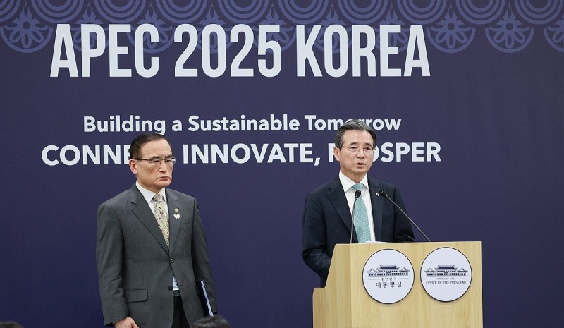 브리핑 하는 안보실장과 정책실장(사진=연합뉴스)