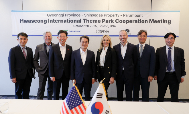 현지시간 28일 오전 김동연 경기도지사가 화성 국제테마파크 조성 본격화를 위해 관계자들과 회담을 하고 있다. / 경기도청