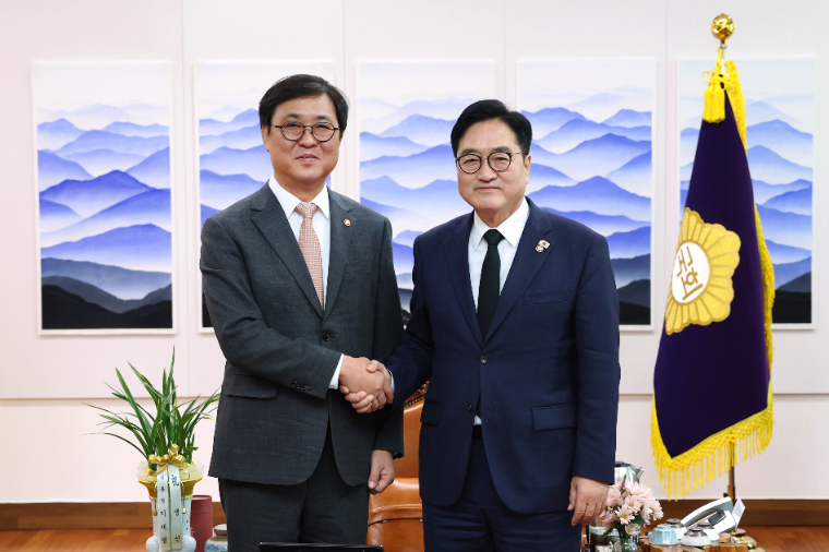 우원식 (오른쪽) 국회의장 (사진=공보수석실)