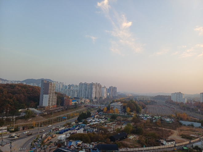 서울시 구로구 천왕동과 광명시 광명동 경계인 목감천에 위치한 천왕수소발전소 예정 부지를 위에서 본 전경. (사진=로이슈)