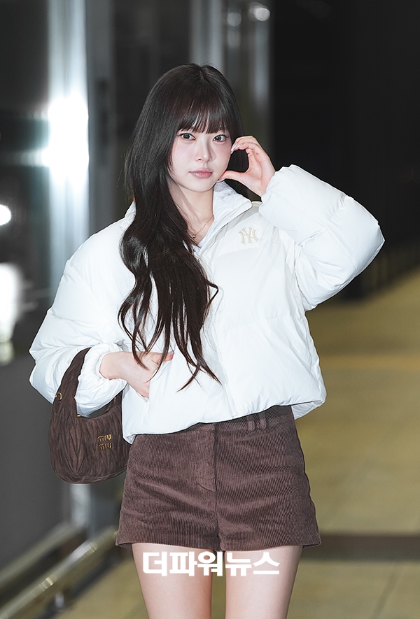 르세라핌 홍은채, 김포국제공항 출국