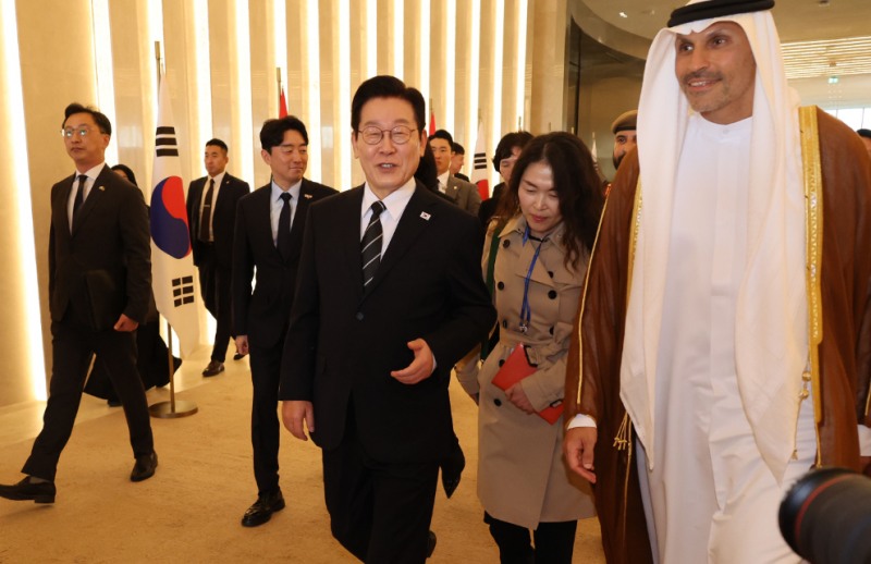 아랍에미리트(UAE) 도착한 이재명 대통령(사진=연합뉴스)