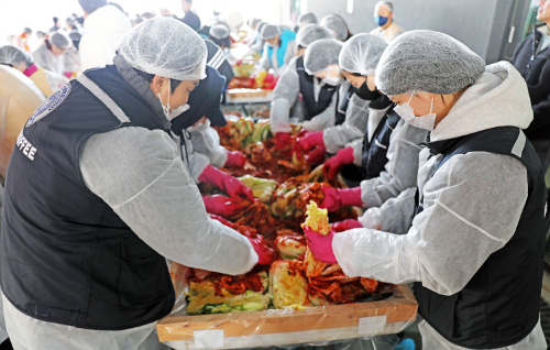 이디야커피, 가맹점주와 함께 '사랑의 김장 나눔' 봉사활동 실시