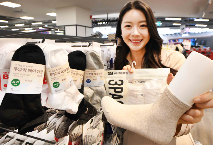 홈플러스, 베이직 패션 아이템 판매량 32% 증가