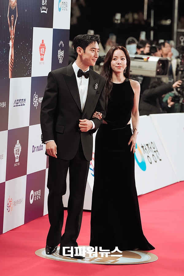 이제훈-한지민, 46회 청룡영화상 레드카펫 행사
