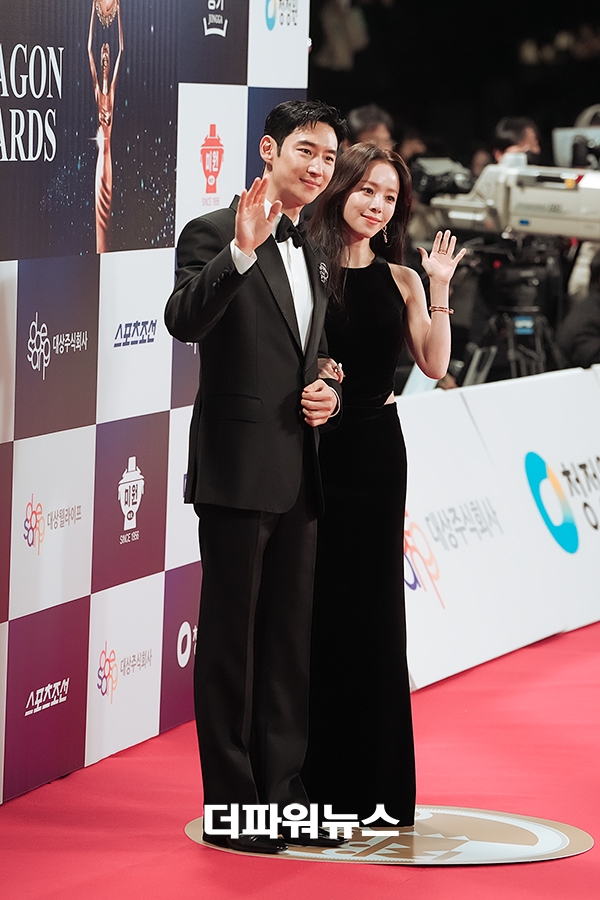 이제훈-한지민, 46회 청룡영화상 레드카펫 행사