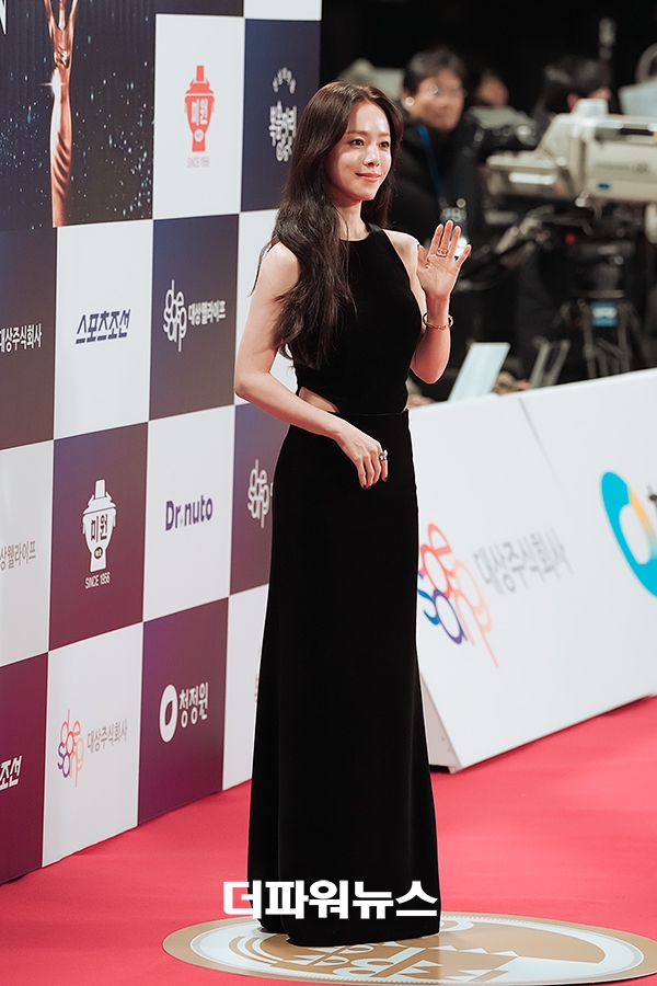 한지민, 46회 청룡영화상 레드카펫 행사