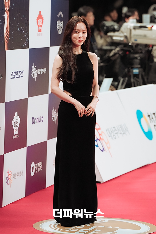 한지민, 46회 청룡영화상 레드카펫 행사