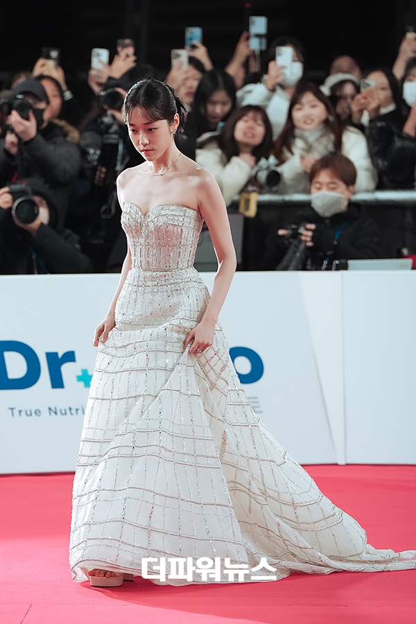 노윤서, 46회 청룡영화상 레드카펫 행사