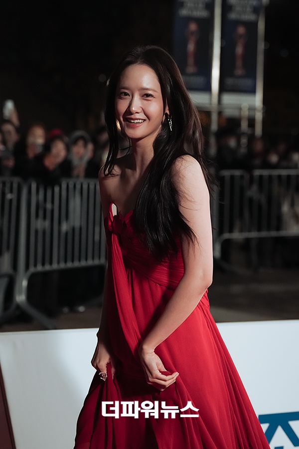 윤아, 46회 청룡영화상 레드카펫 행사