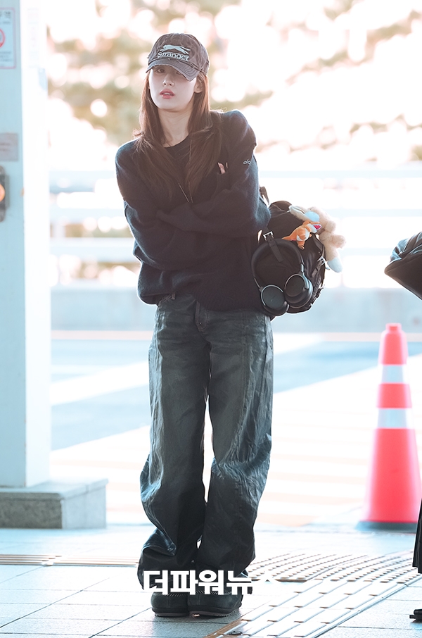 트와이스 사나, 인천국제공항 출국