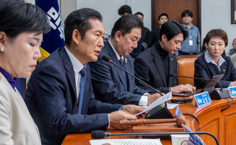 최고위원회의에서 발언하는 정청래 대표(사진=연합뉴스)