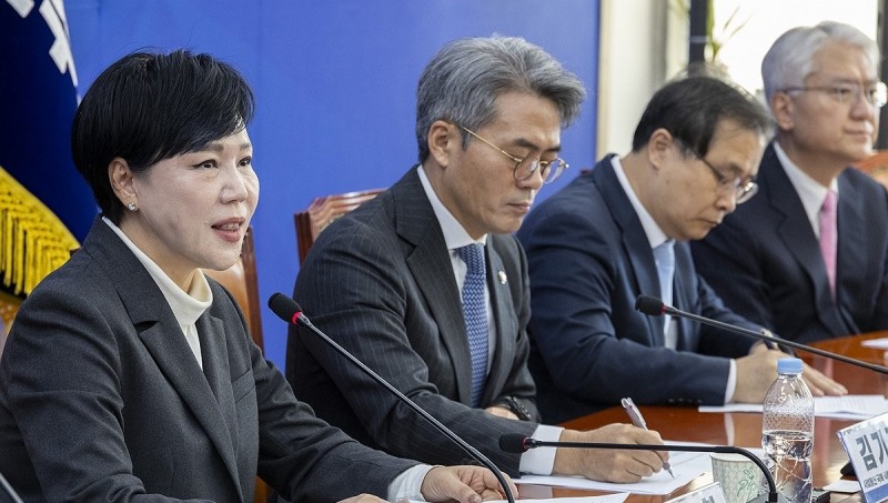 사법불신·사법행정 정상화 TF에서 발언하는 전현희 위원장(사진=연합뉴스)