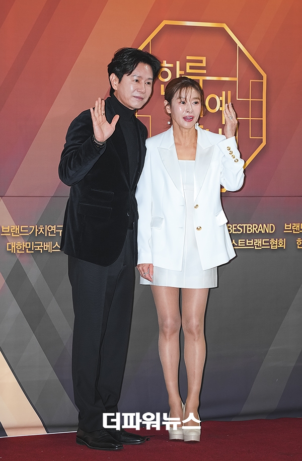 김민종-예지원, 2025 대한민국 한류연예대상 포토월