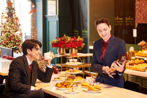 BBQ 빌리지 송리단길점, 파리 테마 프로모션으로 연말 명소 부상