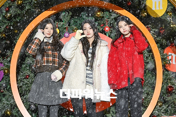 아일릿 모카-이로하-원희, 포토월 행사 사진제공/한국마즈(유)