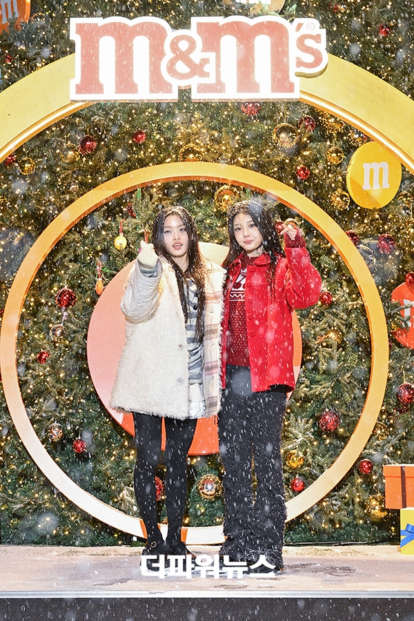 아일릿 이로하-원희, 포토월 행사. 사진제공/한국마즈(유)