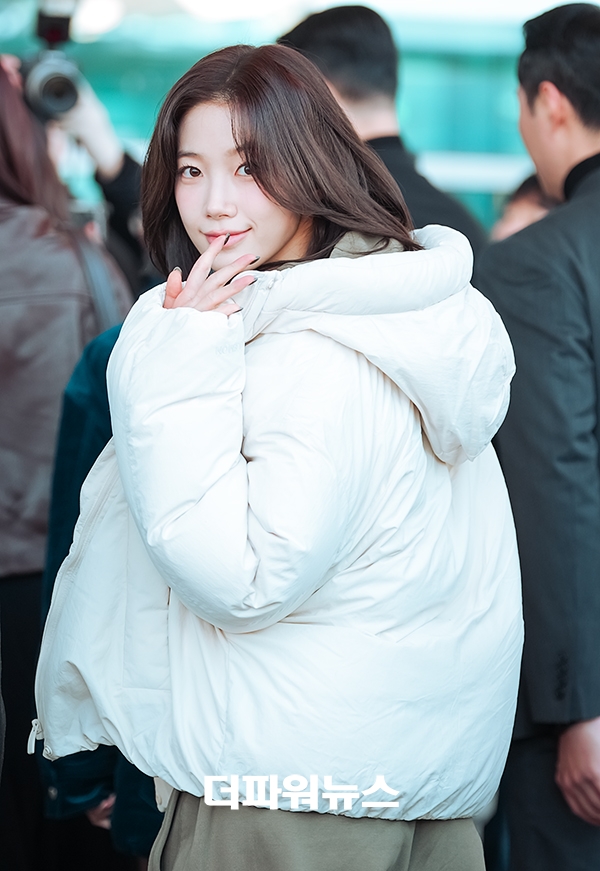 르세라핌 카즈하, 인천국제공항 출국